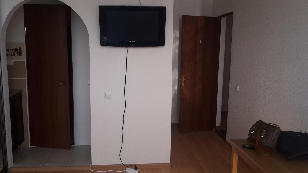 Mini Hotel Na Aiaaira Suchumi Exteriér fotografie