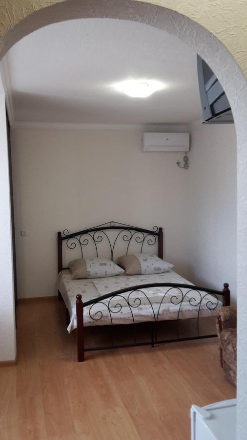 Mini Hotel Na Aiaaira Suchumi Exteriér fotografie